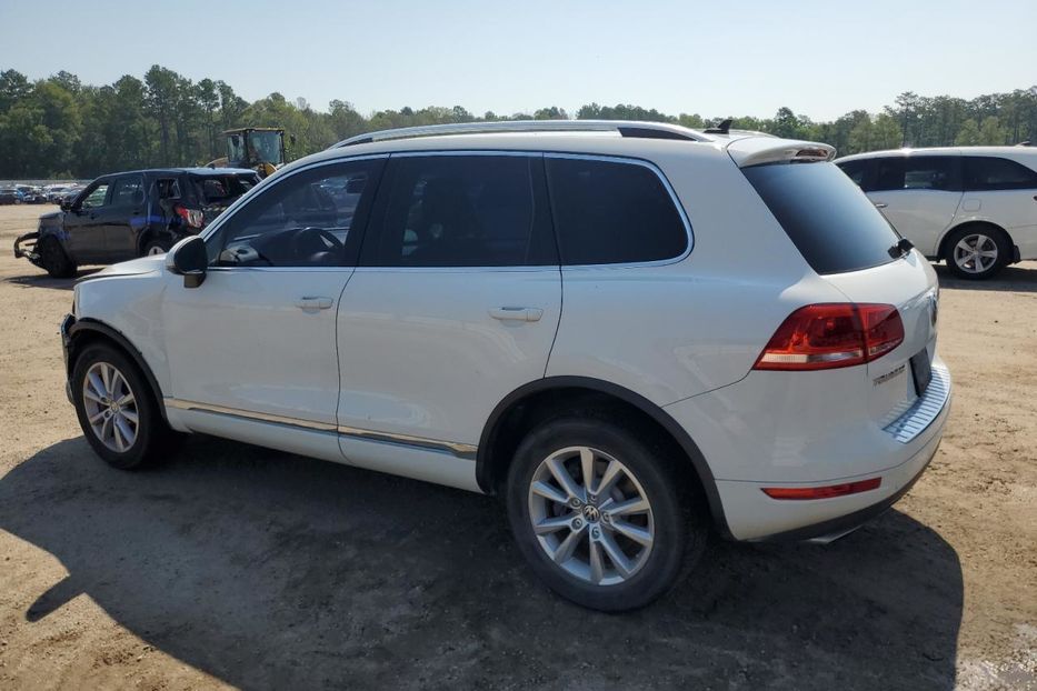 Продам Volkswagen Touareg 2013 года в Киеве