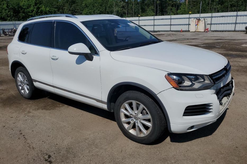 Продам Volkswagen Touareg 2013 года в Киеве