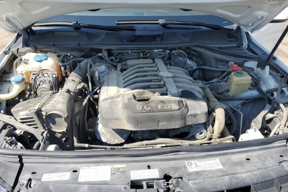 Продам Volkswagen Touareg 2013 года в Киеве