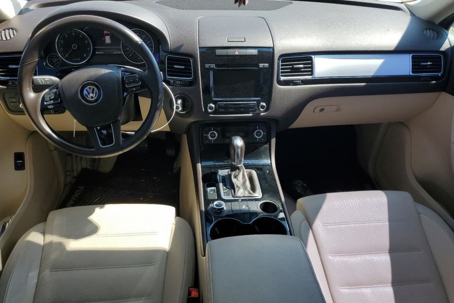 Продам Volkswagen Touareg 2013 года в Киеве