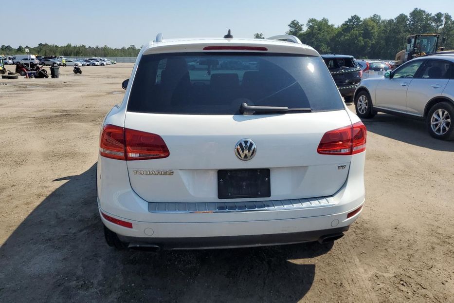 Продам Volkswagen Touareg 2013 года в Киеве