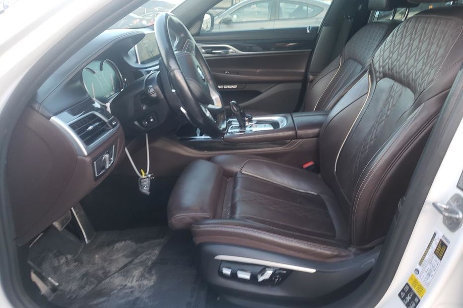 Продам BMW 750 2016 года в Киеве