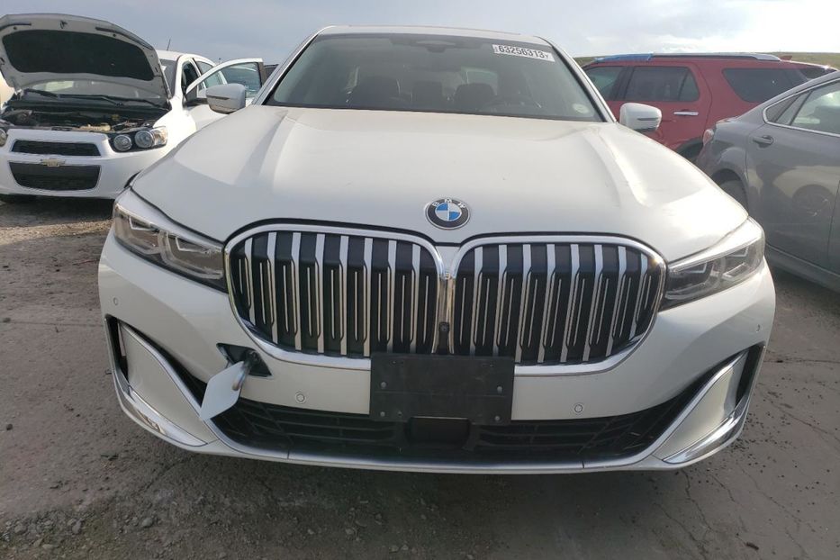 Продам BMW 750 2020 года в Киеве