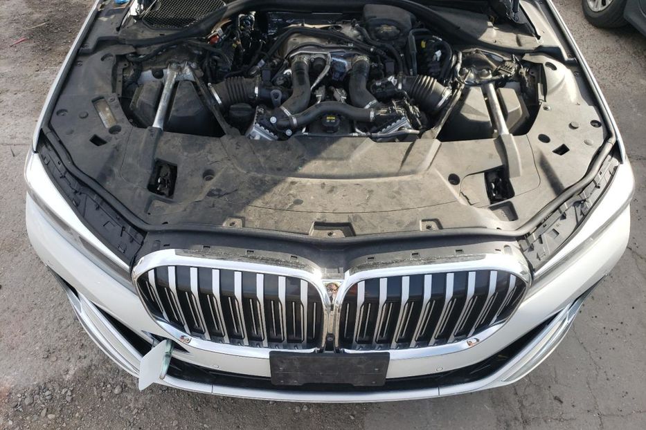 Продам BMW 750 2020 года в Киеве