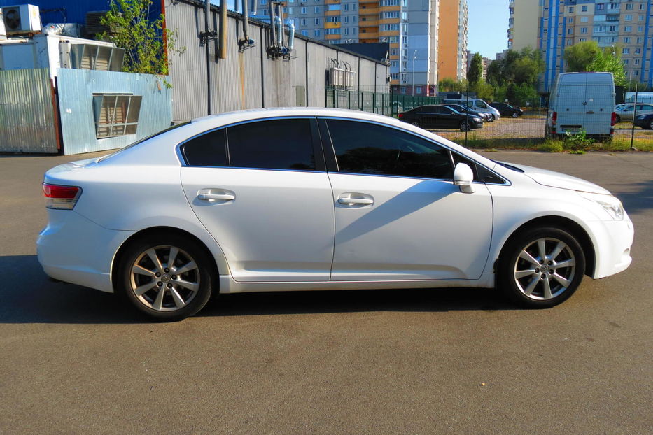 Продам Toyota Avensis 2012 года в Киеве
