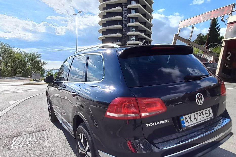 Продам Volkswagen Touareg 2017 года в Харькове