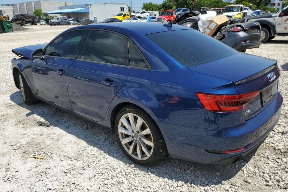 Продам Audi A4 2016 года в Луцке