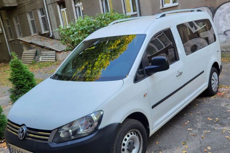 Продам Volkswagen Caddy пасс. Максі база 2011 года в Харькове