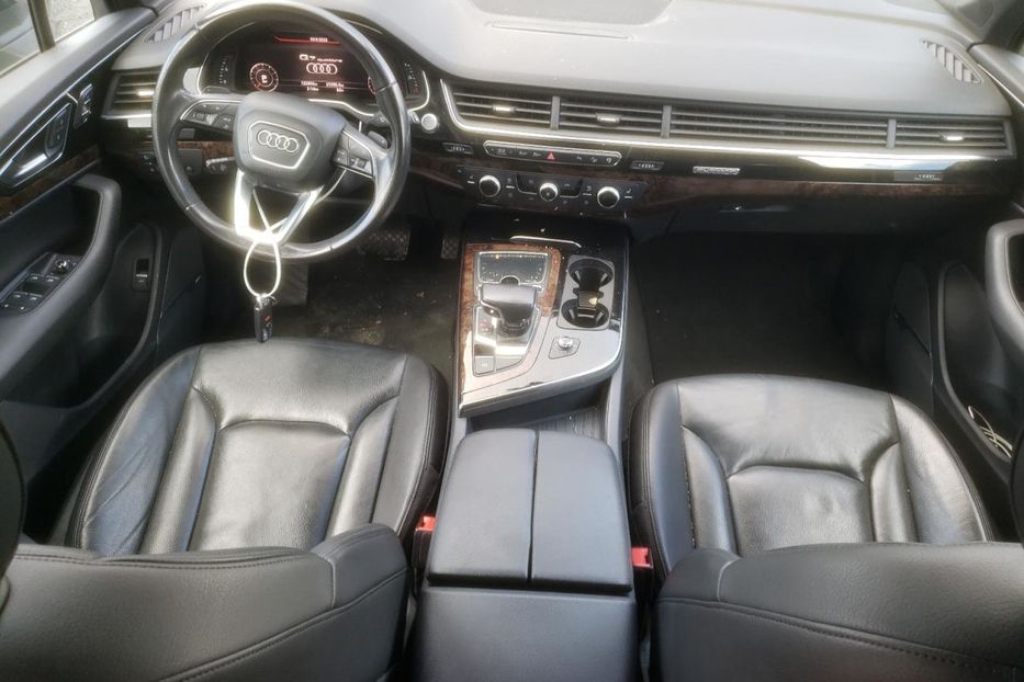 Продам Audi Q7 2017 года в Луцке