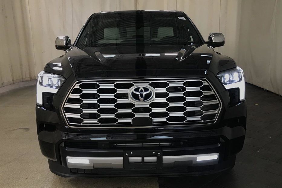 Продам Toyota Sequoia Capstone 2023 года в Киеве