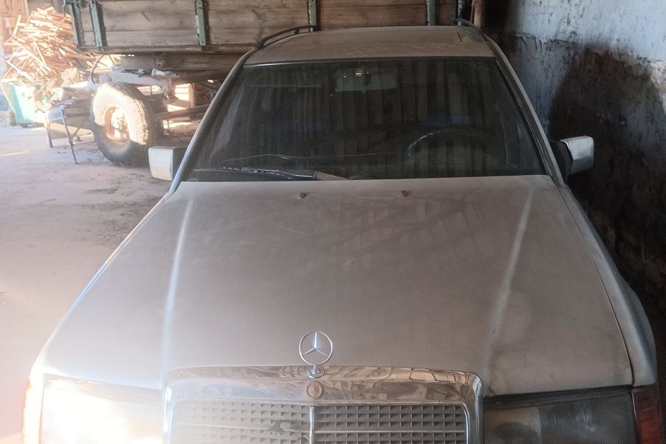 Продам Mercedes-Benz E-Class D 1985 года в г. Раздельная, Одесская область