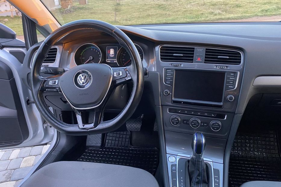 Продам Volkswagen e-Golf 2014 года в Житомире