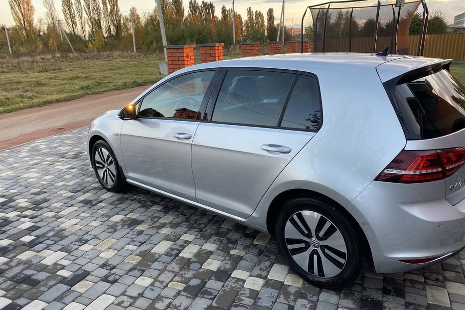 Продам Volkswagen e-Golf 2014 года в Житомире