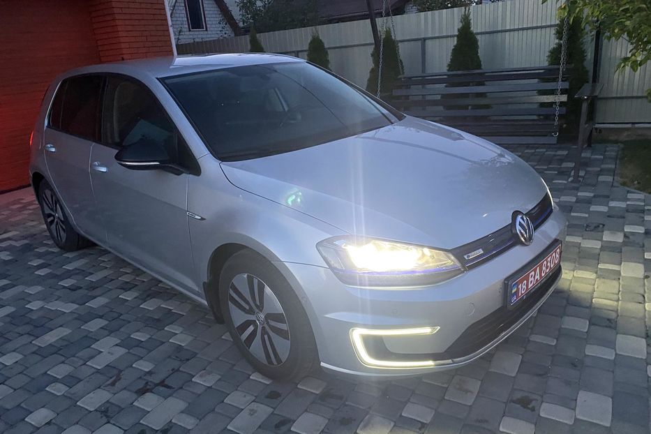 Продам Volkswagen e-Golf 2014 года в Житомире