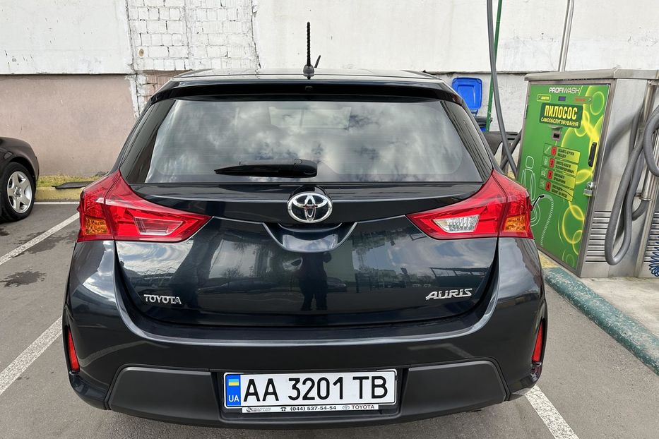 Продам Toyota Auris 2013 года в Киеве