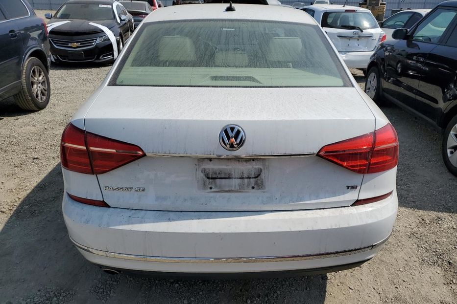 Продам Volkswagen Passat B7 2017 года в Луцке