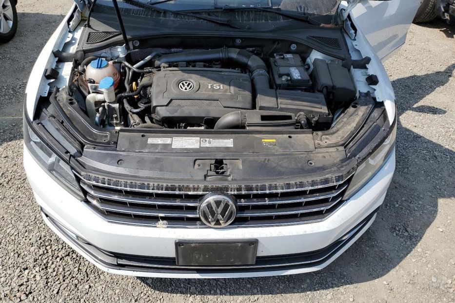 Продам Volkswagen Passat B7 2017 года в Луцке