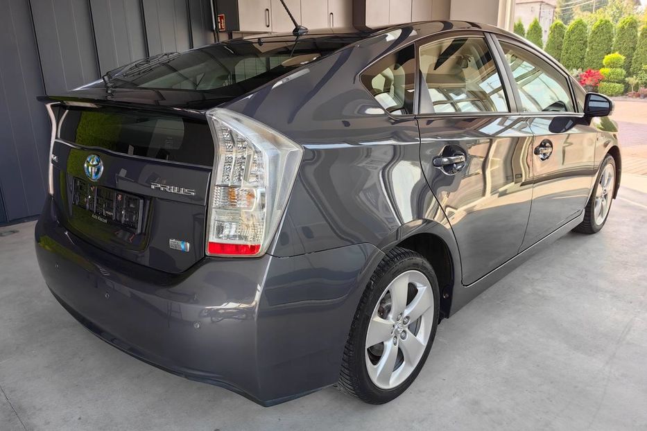 Продам Toyota Prius 2011 года в Днепре