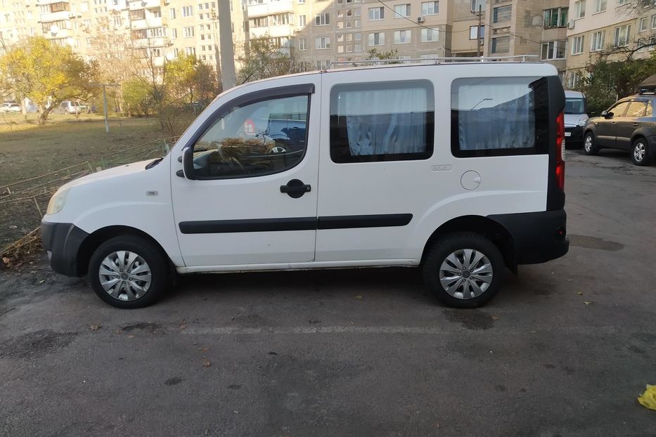 Продам Fiat Doblo пасс. 2008 года в Киеве