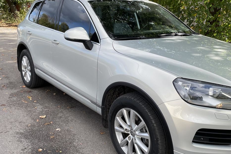 Продам Volkswagen Touareg 2012 года в Киеве