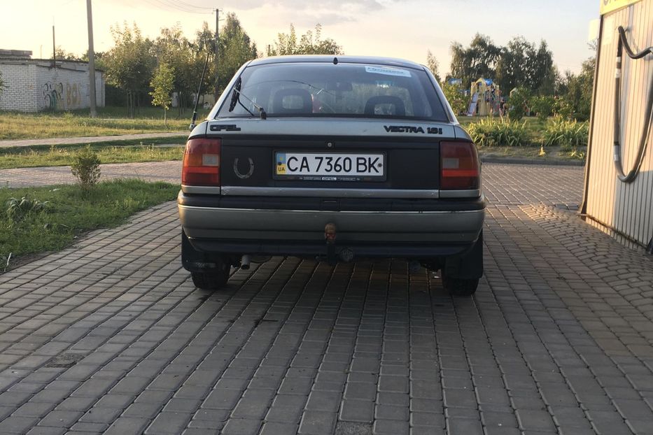 Продам Opel Vectra A 1.8 1992 года в г. Александрия, Кировоградская область