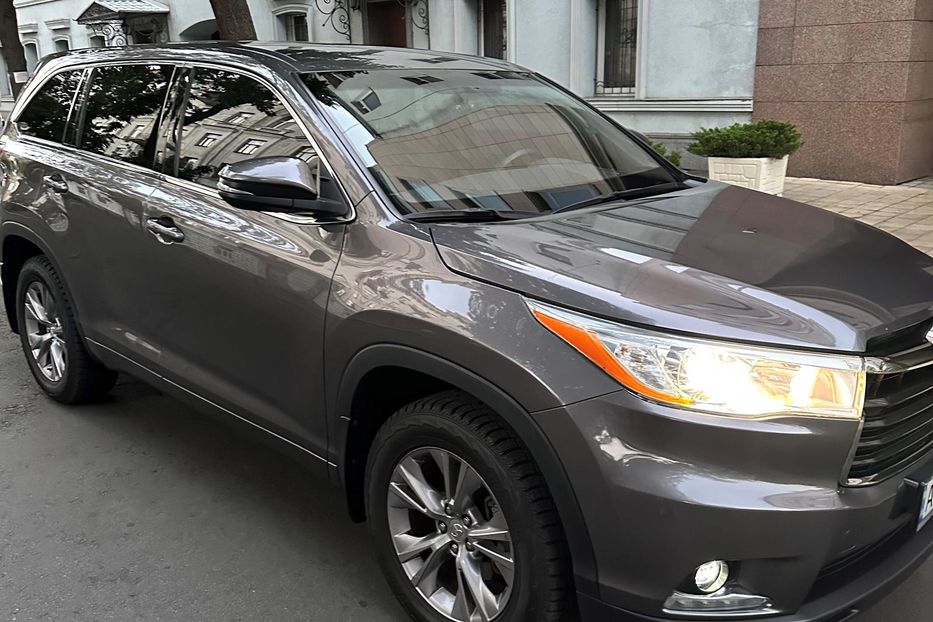 Продам Toyota Highlander 2014 года в Киеве