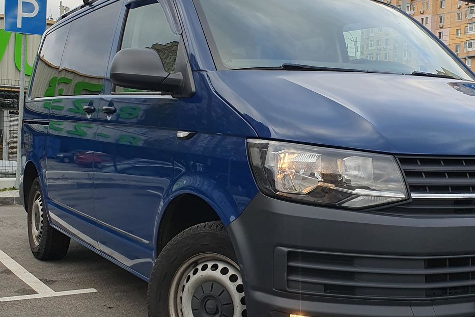 Продам Volkswagen T6 (Transporter) пасс. 2018 года в Киеве