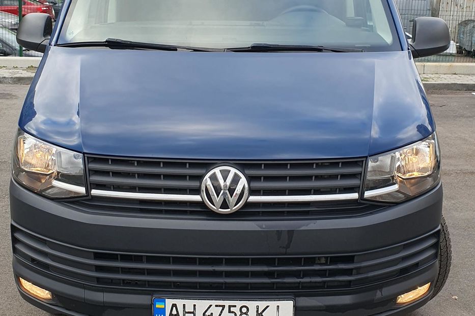 Продам Volkswagen T6 (Transporter) пасс. 2018 года в Киеве