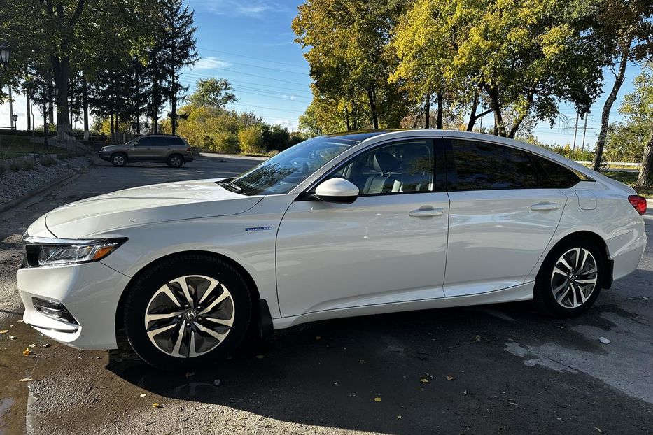 Продам Honda Accord EXL HYBRID 2018 года в Киеве