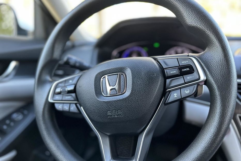 Продам Honda Accord EXL HYBRID 2018 года в Киеве