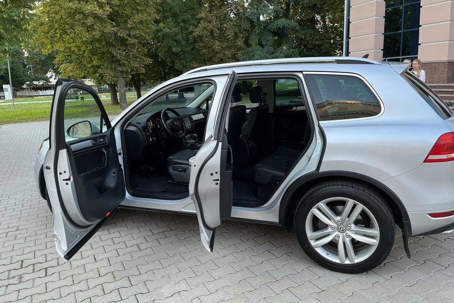 Продам Volkswagen Touareg 2012 года в Полтаве