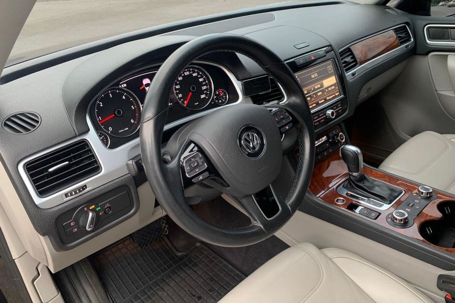 Продам Volkswagen Touareg 2011 года в Днепре