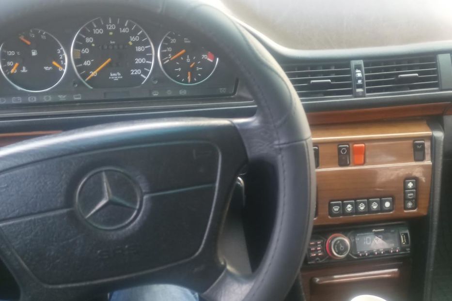 Продам Mercedes-Benz E-Class 124 1987 года в Хмельницком