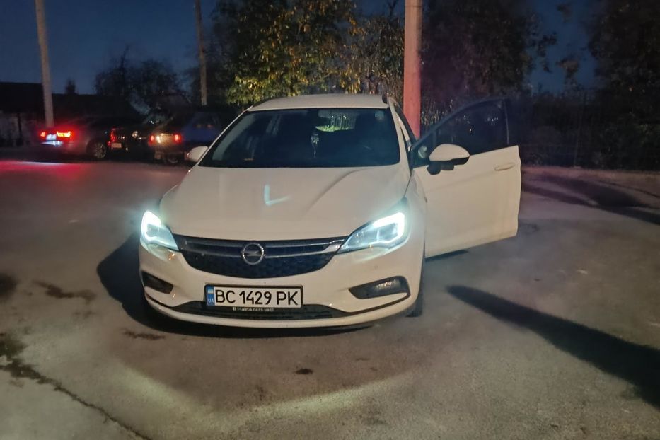 Продам Opel Astra K Astra K 2017 года в Львове