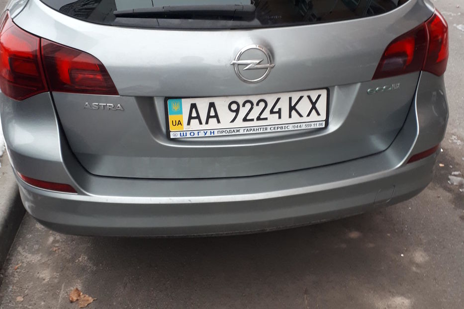 Продам Opel Astra J Универсал 2011 года в Киеве