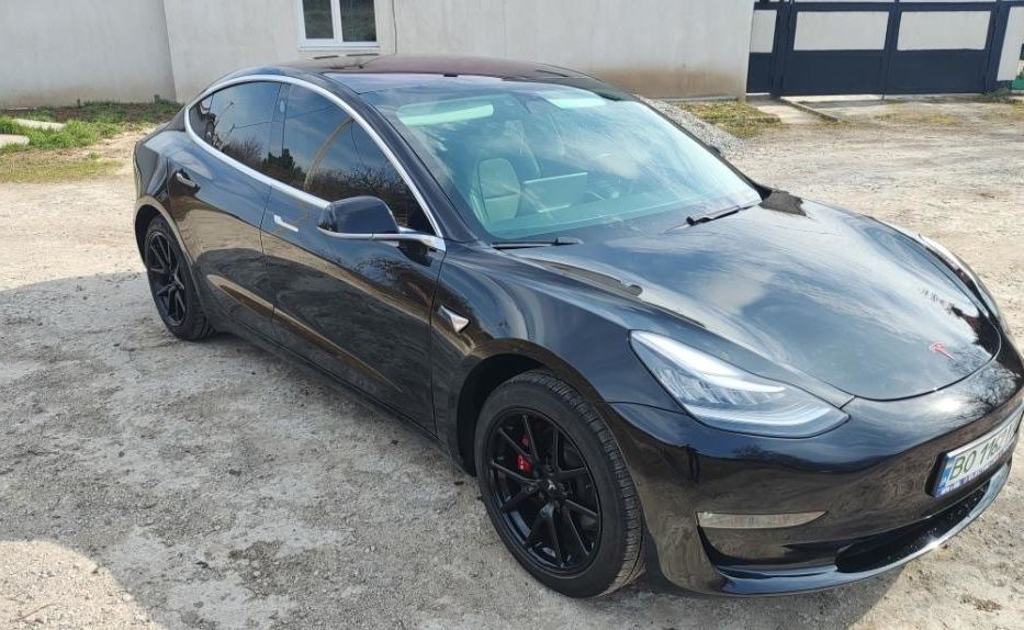 Продам Tesla Model 3 Long Range  2018 года в Запорожье