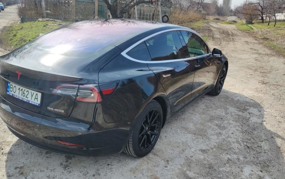 Продам Tesla Model 3 Long Range  2018 года в Запорожье