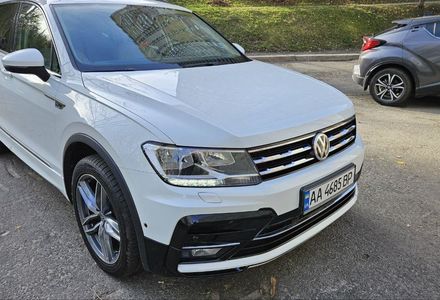 Продам Volkswagen Tiguan 2017 года в Киеве