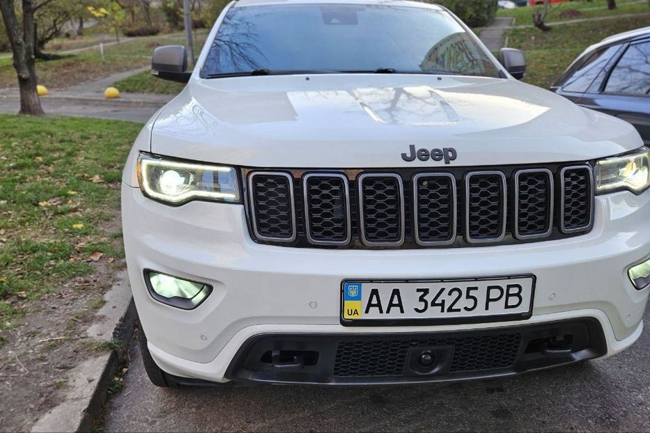 Продам Jeep Grand Cherokee 2021 года в Киеве