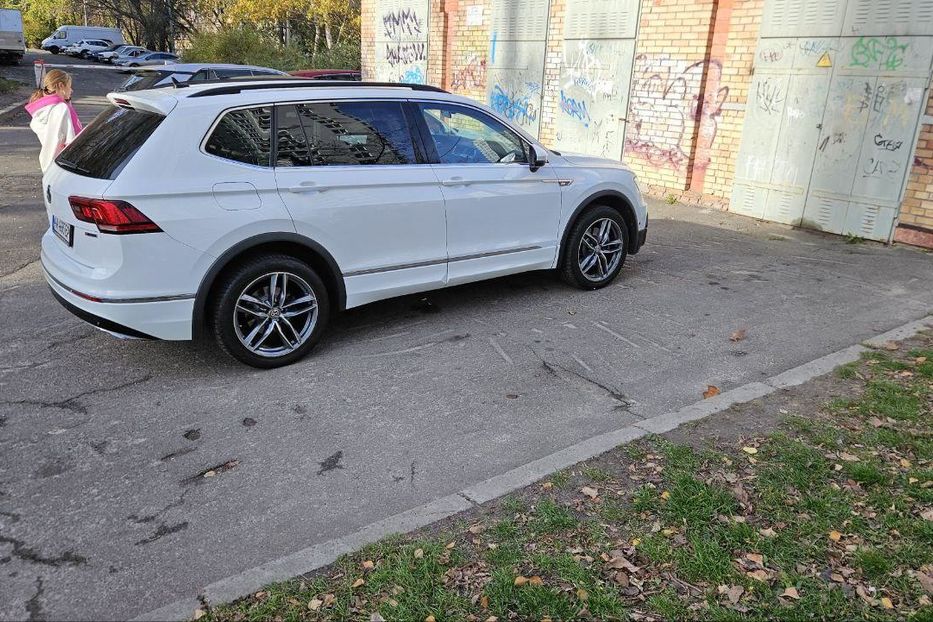 Продам Volkswagen Tiguan 2017 года в Киеве