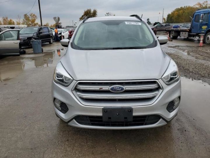 Продам Ford Escape 2016 года в Киеве