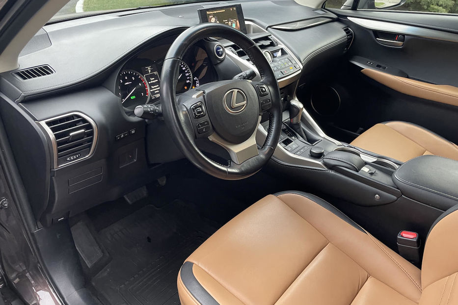 Продам Lexus NX 300 2015 года в Киеве