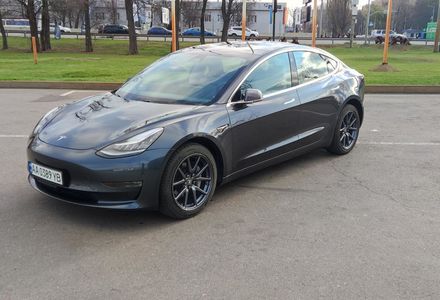 Продам Tesla Model 3 Long Range Dual motor AWD 2018 года в Киеве