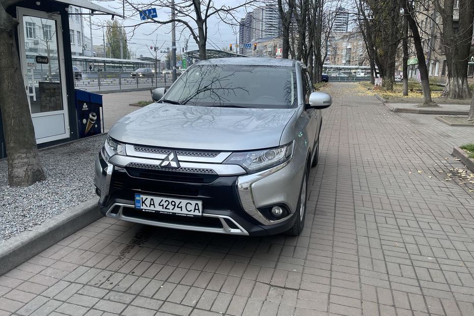 Продам Mitsubishi Outlander 2021 года в г. Вишневое, Киевская область