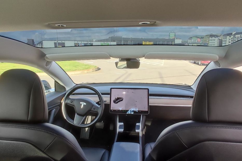 Продам Tesla Model 3 Long Range Dual motor AWD 2018 года в Киеве