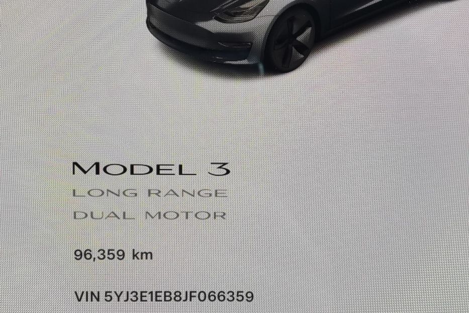 Продам Tesla Model 3 Long Range Dual motor AWD 2018 года в Киеве