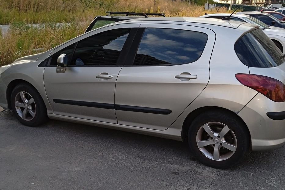 Продам Peugeot 308 2008 года в Киеве