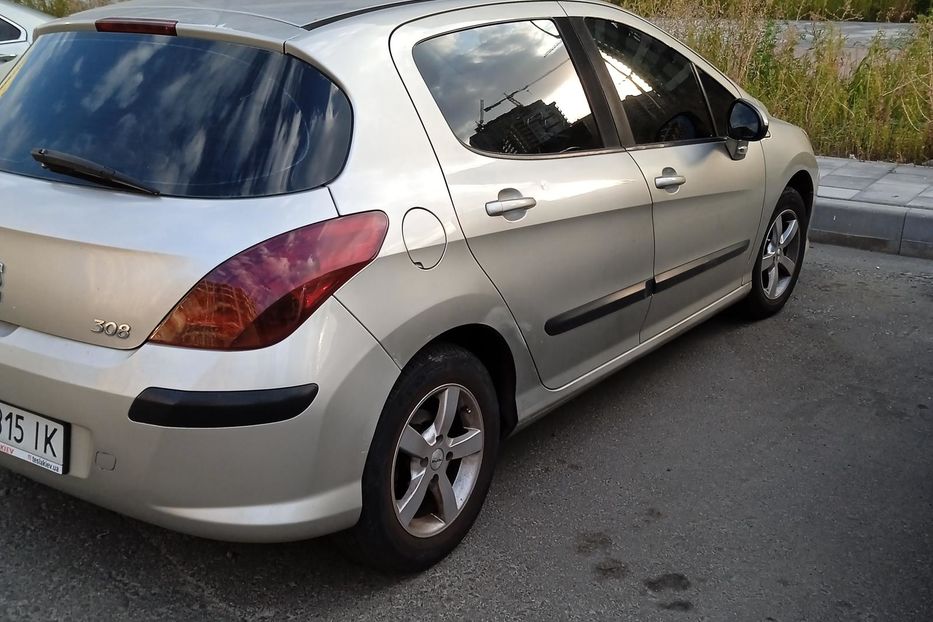 Продам Peugeot 308 2008 года в Киеве