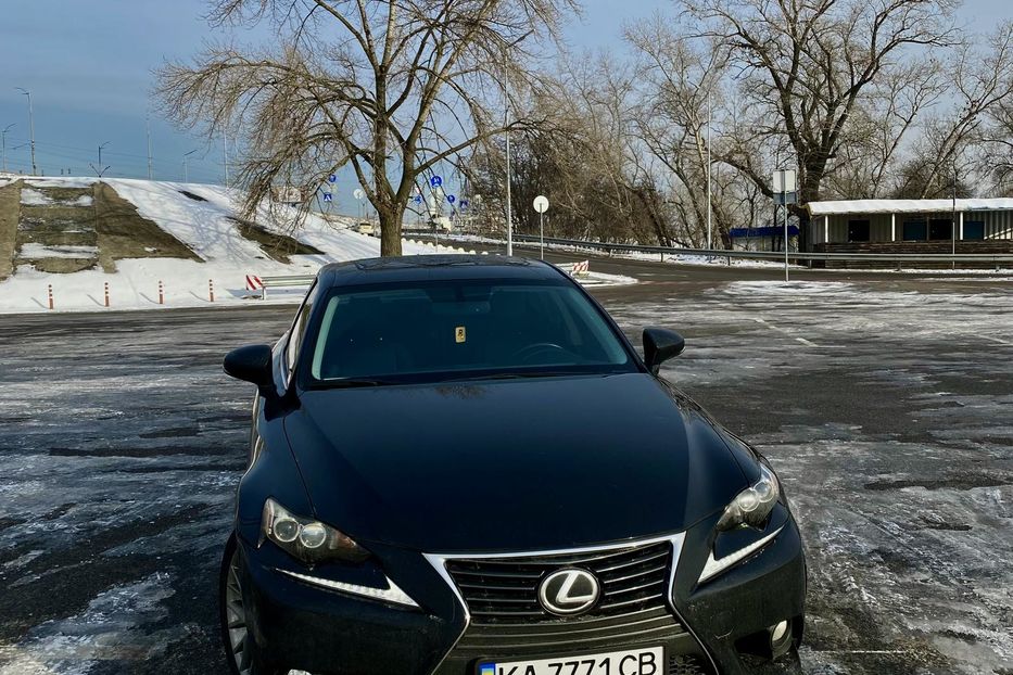 Продам Lexus IS 250 2013 года в Киеве