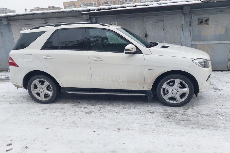 Продам Mercedes-Benz ML 350 Автомат 2013 года в Киеве